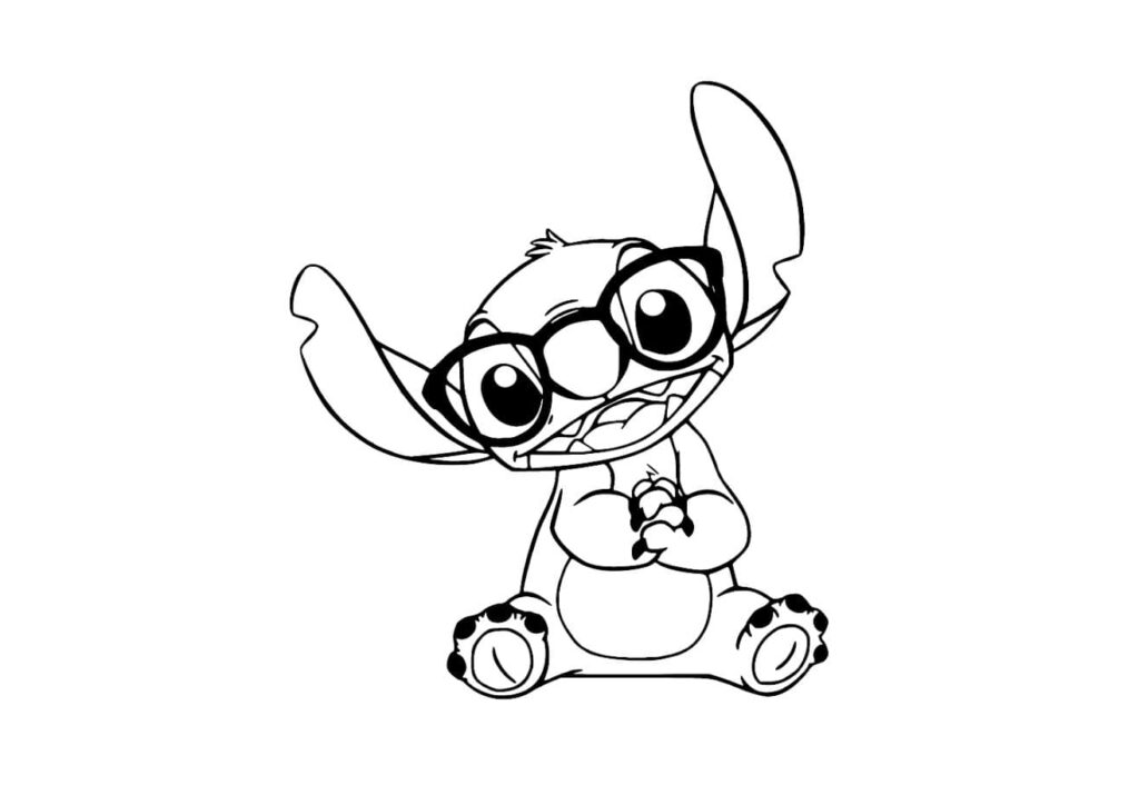 Coloriage Stitch assis souriant avec de grandes lunettes rondes, à imprimer gratuitement